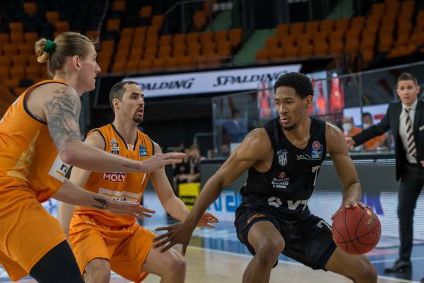 着更高水平 着更高水平